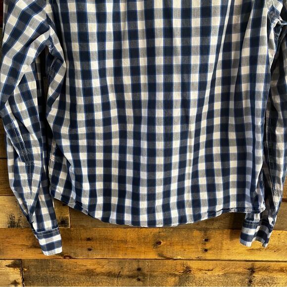 Hollister Blue And White Plaid Button Down Size Large - Picture 7 of 8
